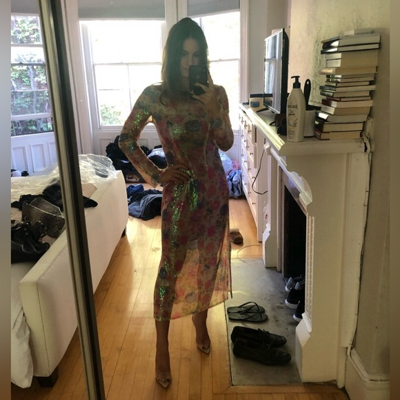 Zara Dresses & Skirts - Gorgeous Zara Sequin Dress💚